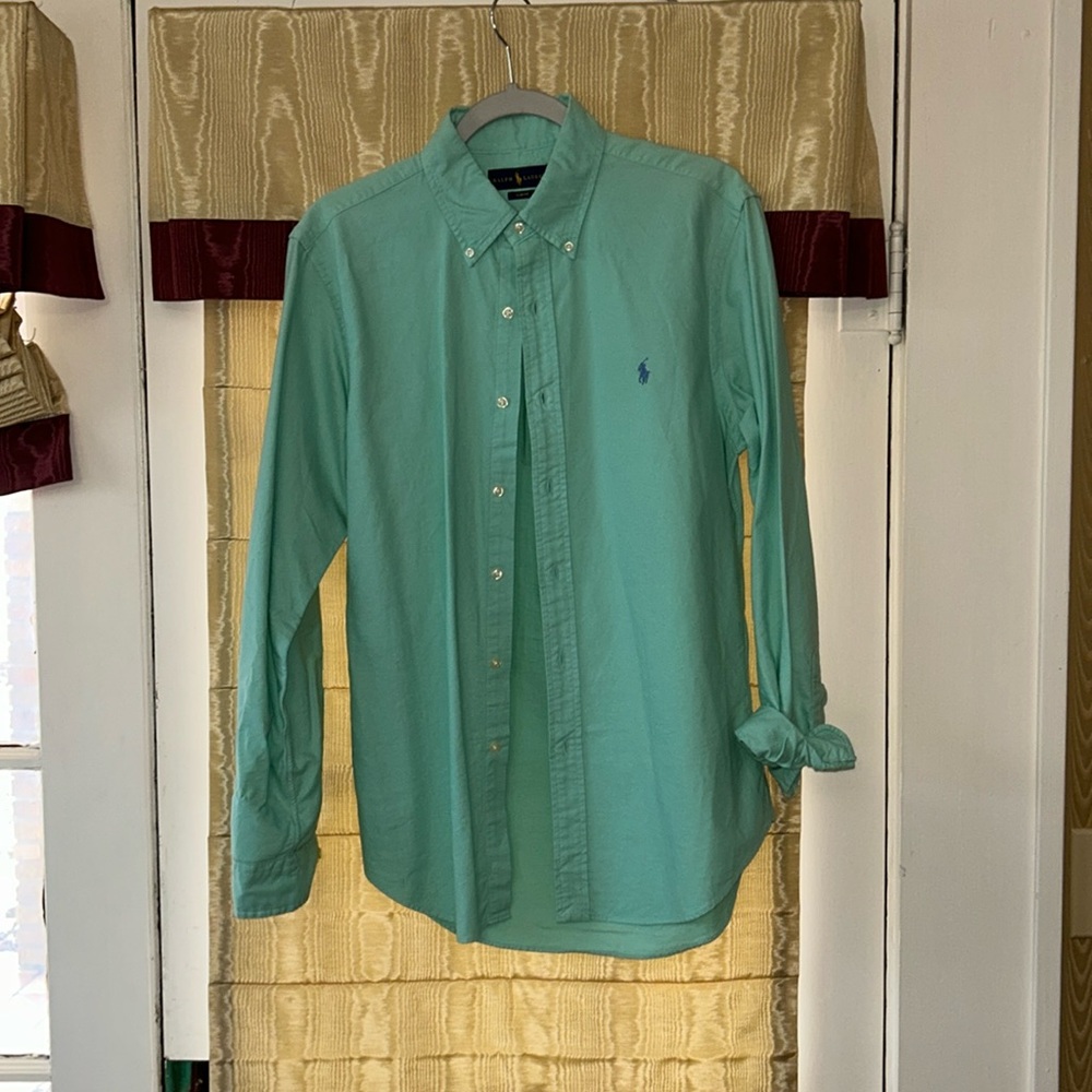 men’s slim fit size Meium Polo button down
